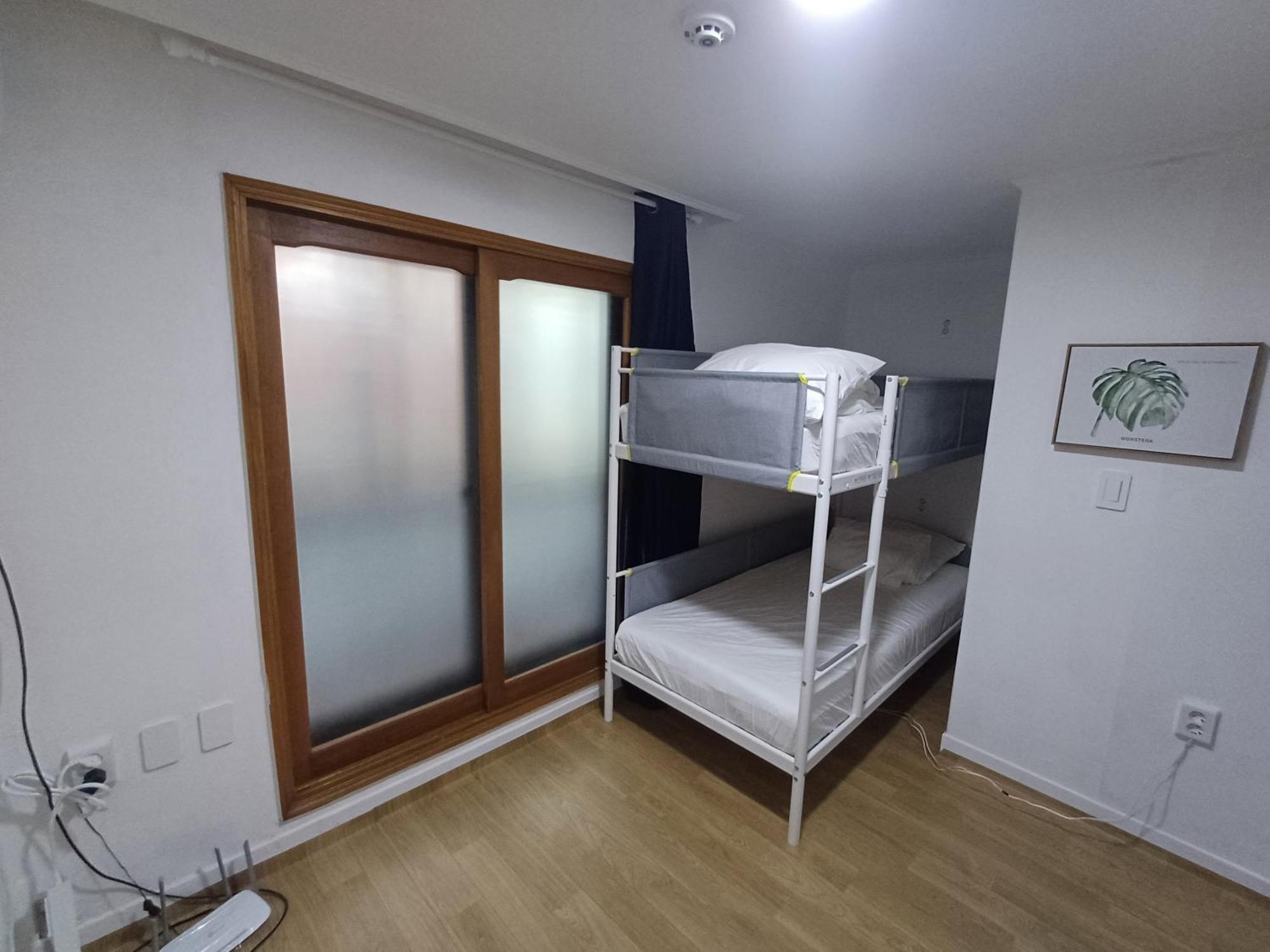 Ocean'S Guesthouse - Foreigners Only Seoul Exterior photo