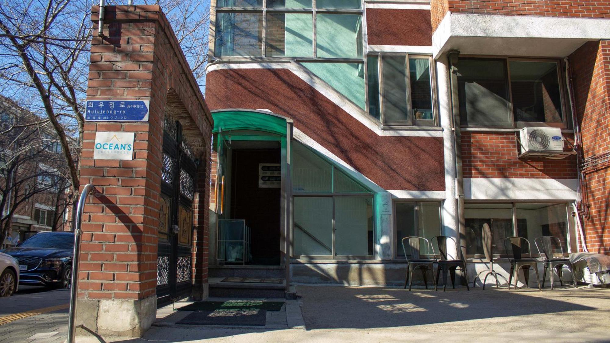 Ocean'S Guesthouse - Foreigners Only Seoul Exterior photo